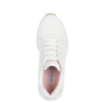Γυναικεία sneakers Skechers Bobs 117560 Λευκά όπως φοριούνται, άνωθεν όψη